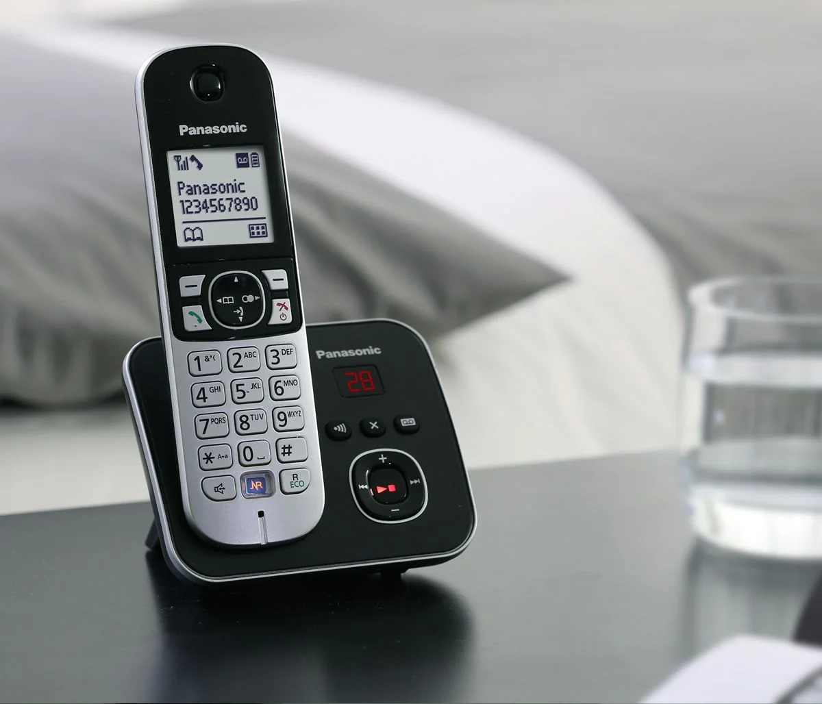 Panasonic KX-TG 6823 Cordless Phone, Trio Handset with Answer Machine - Image 7